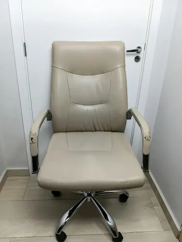 Cadeira de Escritório Executiva Bege