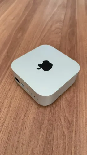 Mac Mini Apple Chip M4 (16GB RAM / 512GB SSD) - NOVO / SEM USO