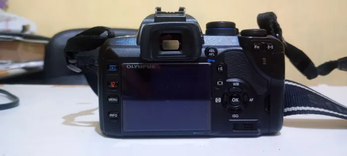 Câmera DSLR Olympus E-520 + lentes