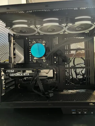 PC Gamer Ryzen 7 7700 + RTX 5060 + 32GB DDR5 6000MHz Corsair