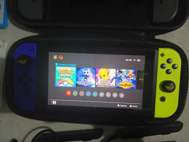 Nintendo Switch V1 completo + MiniSD 128Gb + Case + jogo físico + 4 Joycon + acessórios