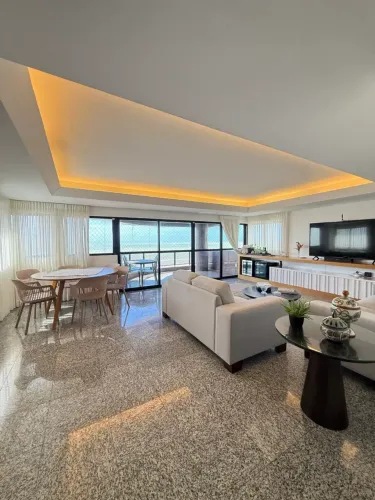 ALTO PADRÃO FRENTE MAR | 250m² | 4 SUÍTES | EDIFÍCIO ARAUCÁRIA