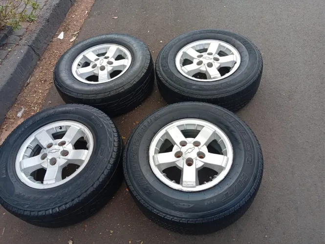 Rodas original S10 aro 16 pneus meia vida 2.500