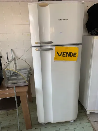 Geladeira branca( leia a descrição)