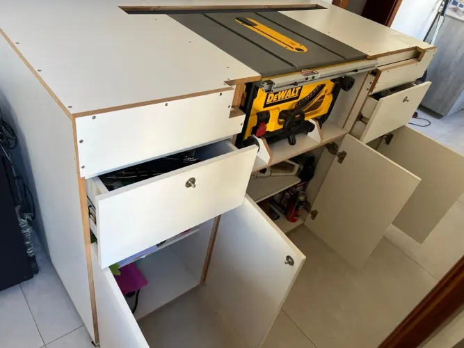 Serra DeWALT com Bancada