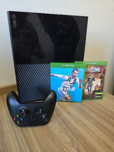 Xbox one com controle e jogos