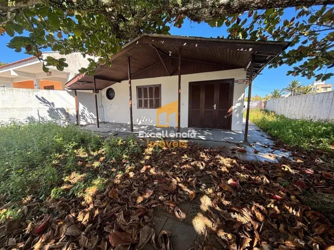 Casa 3 quartos e espaço de terreno perto do mar
