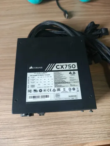 Fonte Corsair CX 750