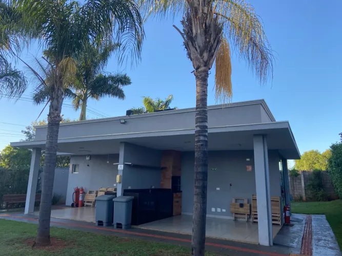 Casa condomínio Jardim Versalhes 