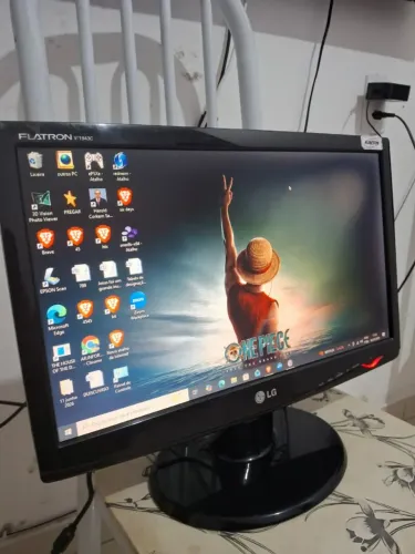 Monitor Lg 19 polegadas com Cabos