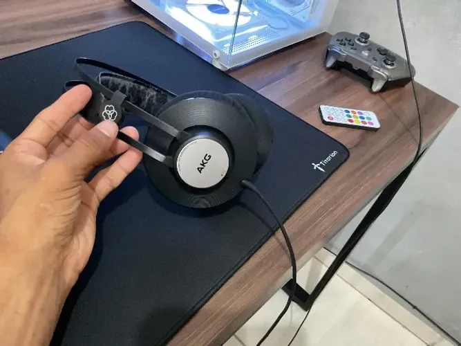 FONE AKG STUDIO