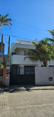 Alugo Casa na praia (mobiliada) em Florianópolis 