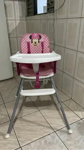 Cadeirinha infantil de alimentação 