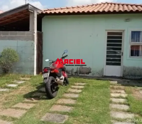 CASA A VENDA NO CONDOMÍNIO COLINAS DO VALE - JACAREÍ | 2 QUARTOS | 176M² DE TERRENO