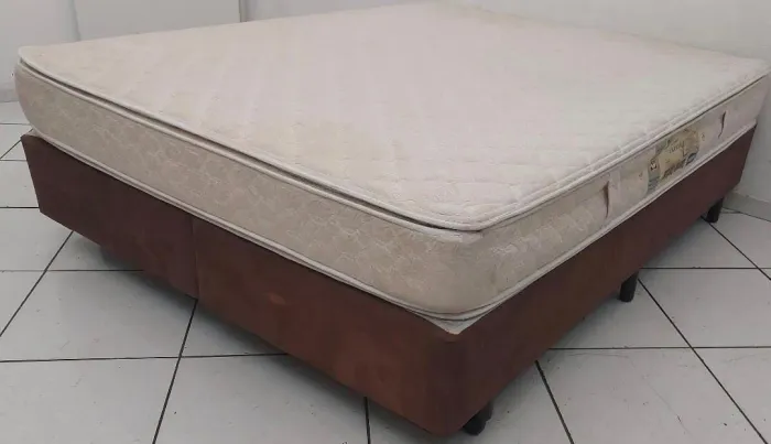 Cama Queen Size - ENTREGA GRÁTIS