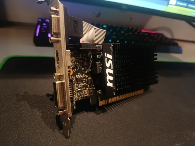 Placa de vídeo Gt 710 1GB