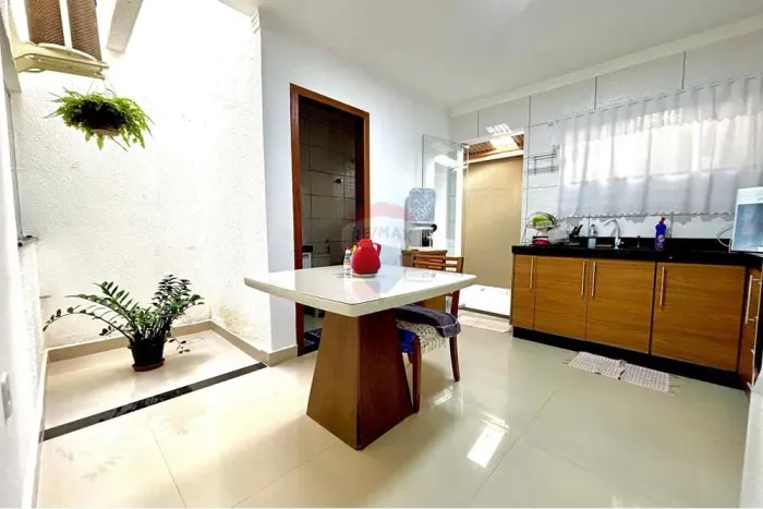 Casa Duplex Mobiliada com Vista Parcial para o Mar