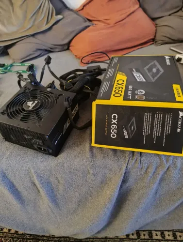 Fonte Corsair cx650