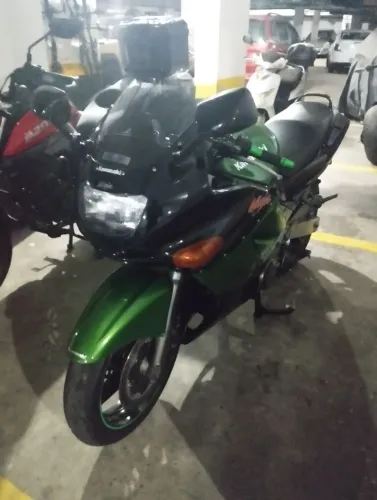 Kawasaki zx-6 estado de zero