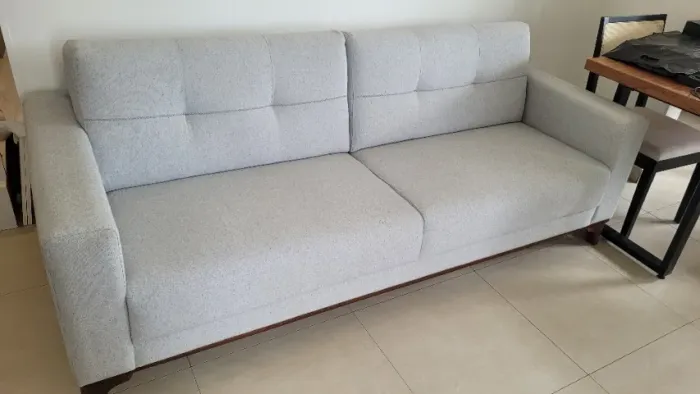 Sofá 4 lugares (em linho)
