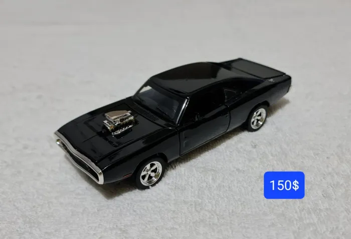 Carrinho miniatura Dodge Charger Velozes e Furiosos