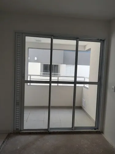 Vende-se porta balcão de vidro - 3 folhas