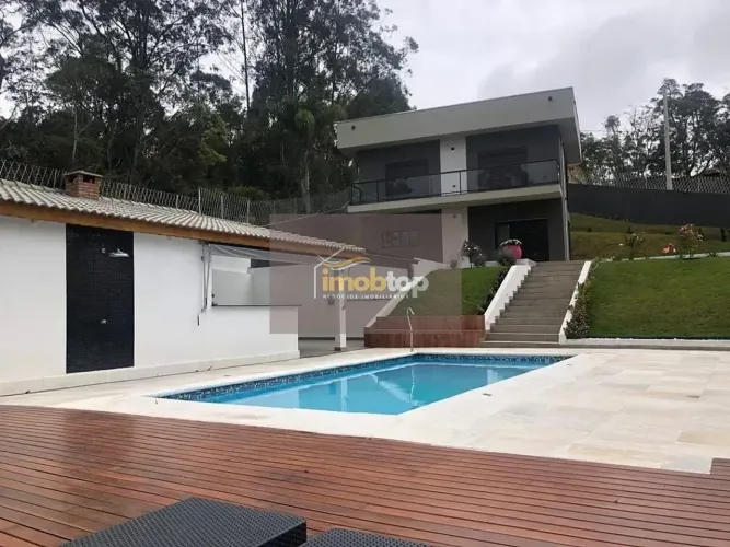 Casa nova, linda e mobiliada em condomínio fechado de Mairiporã próximo da represa e do ce