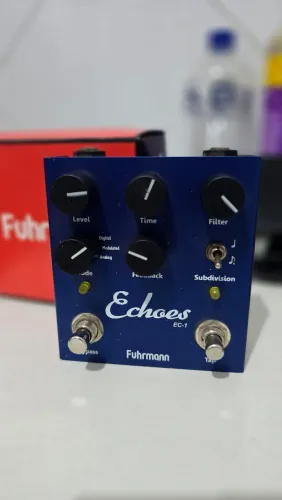 Pedal de guitarra Delay Echoes 