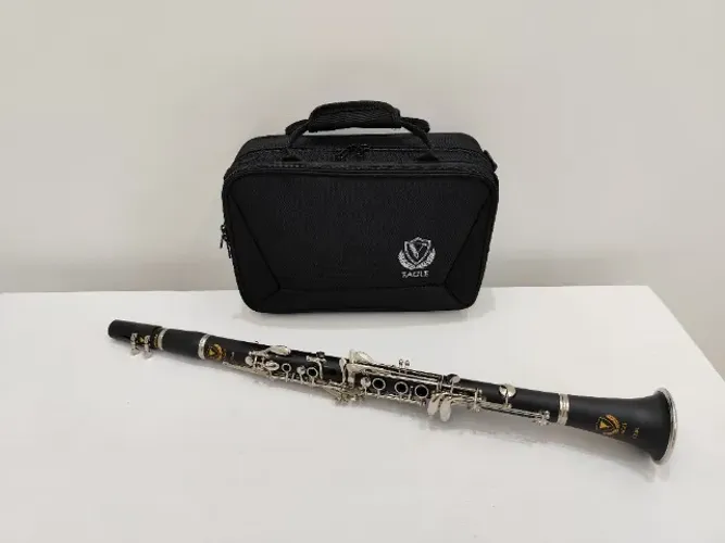 Clarinete Eagle 17 chaves Sib CL04N - Nova R$1490,00 - Parcelo até 18x cartão