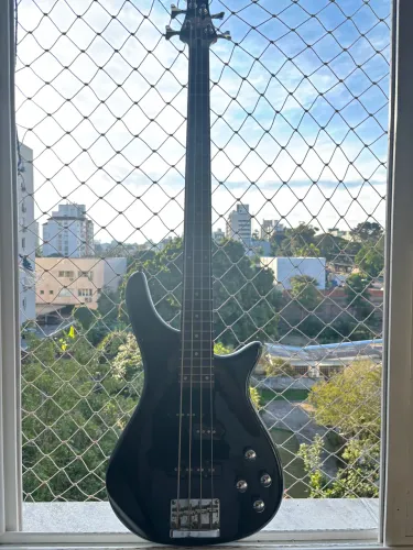 Baixo elétrico + capa