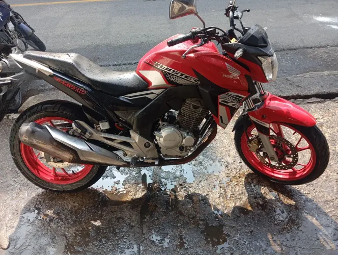 CB Twister 250F linda moto