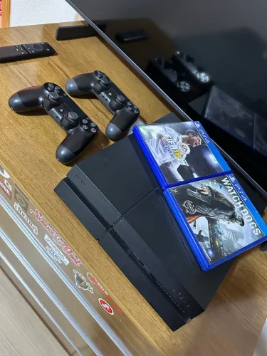Playstation 4 FAT 500gb - 2 controles e carregador estendido - 3 jogos