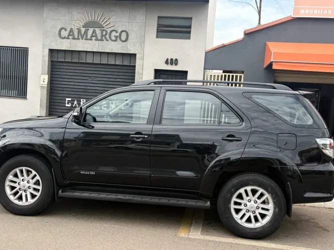 Toyota Hilux SW4 SRV D4-d 4X4 3.0 TDI Dies. AUT 2012