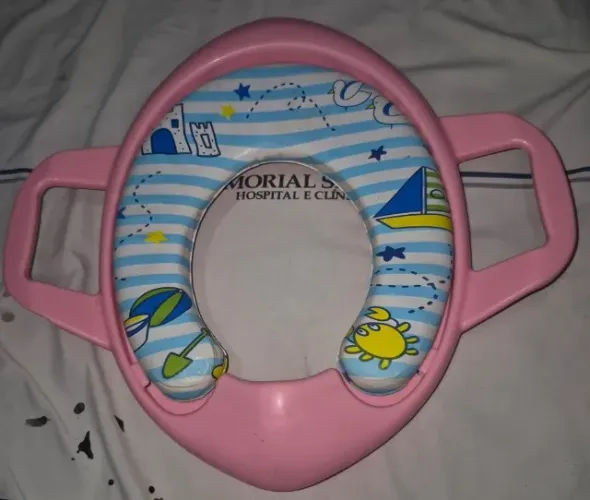 ASSENTO REDUTOR VASO SANITÁRIO INFANTIL ALMOFADADO MACIO COM ALÇA R$5,00
