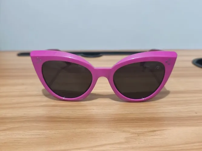 Óculos de sol AZMELO. Inspiração óculos da Barbie. Possui proteção solar, óculos de ótica
