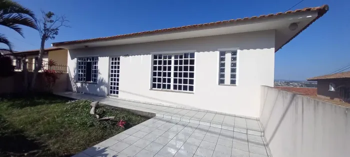 Linda residência em ótima localização de Oficinas - A/c veículo e financiamento !!