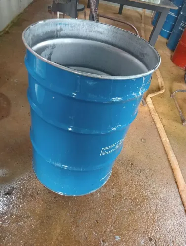 Vendo tambor c/tampa de braçadeira.para mesa;reservatórios;churrasqueira a bafo e outros.