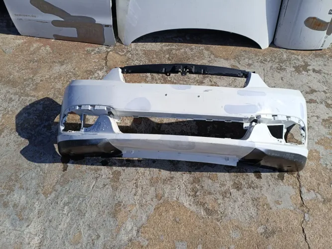 Parachoque dianteiro do grand Siena