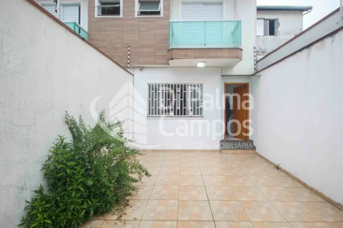 Casa à venda com 3 quartos e 2 vagas no bairro Sacomã, próximo à Via Anchieta