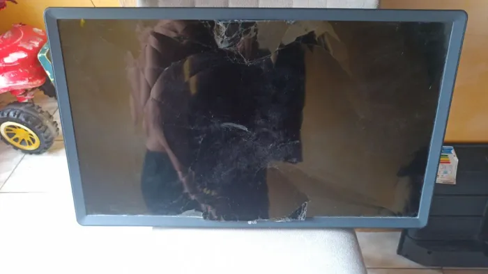 Tv LG 32 ( com defeito)