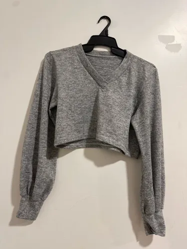 Cropped de manga longa - cinza