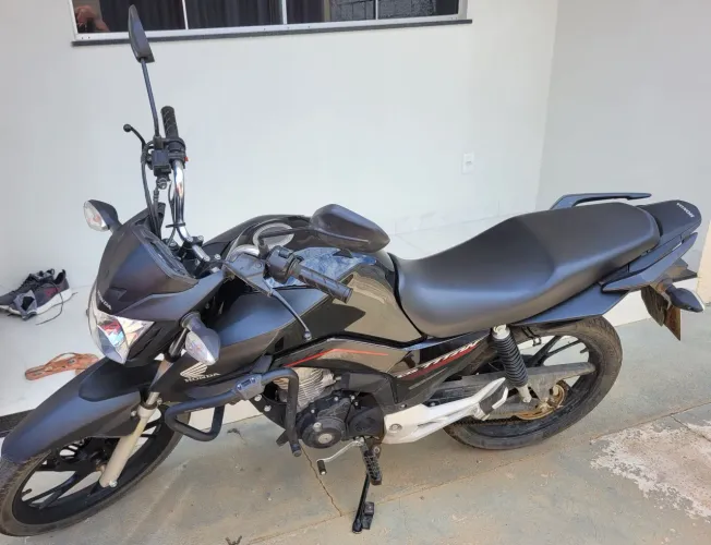 Titan 160 Bem conservada