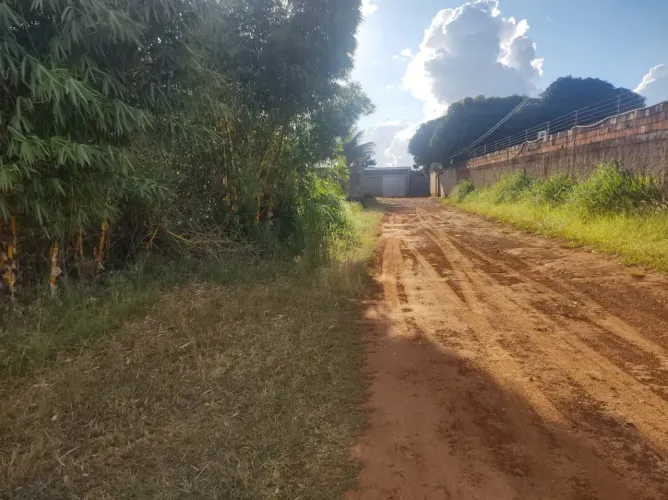 Vende-se lote de esquina na avenida principal Ponte Alta Norte Gama DF