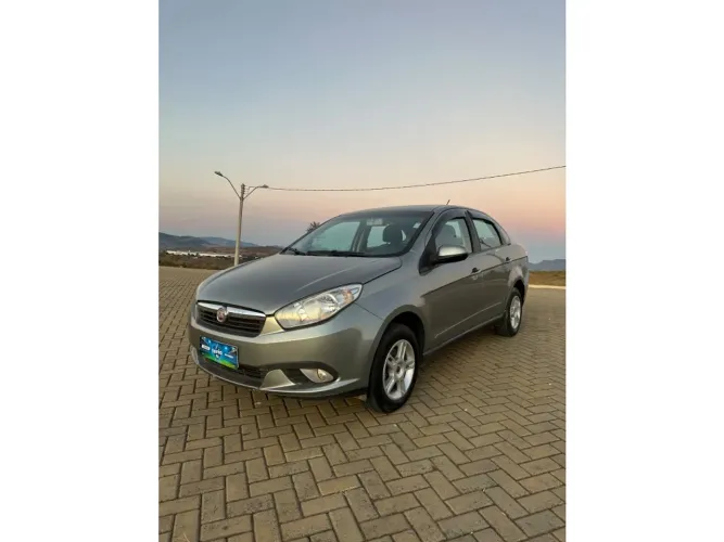 Fiat Grand Siena Attrac. 1.4 EVO F.flex 8V 2013