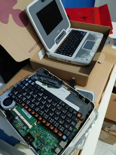 Carcaça Completa de Netbook CCE CM52C (Tudo Funcionando)