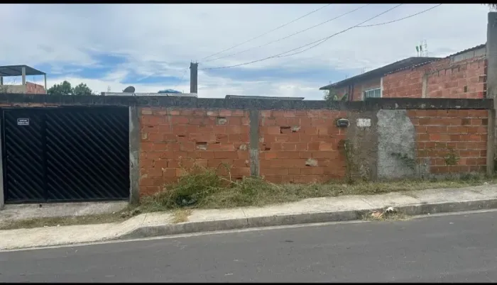 Casa Independente em Cabuçu - 2 Quartos, Quintal 14m x 38m