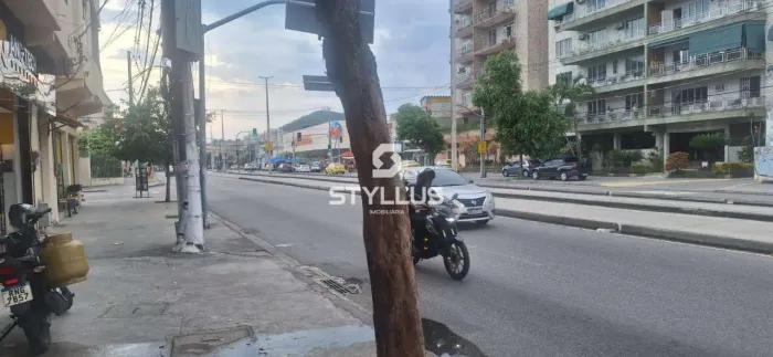 Ponto Comercial em Avenida Vicente de Carvalho - 40m² (Ref: CA7762)