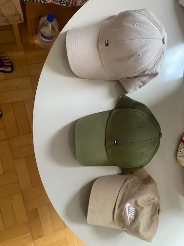 Boné Tommy e Nike originais