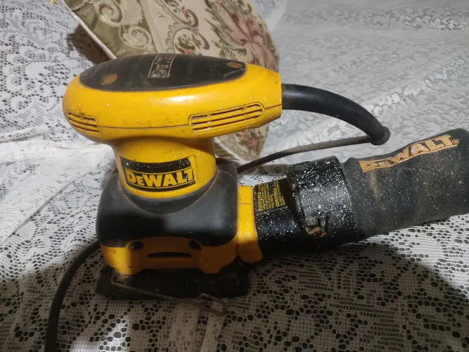 Vendo lixadeira De Walt