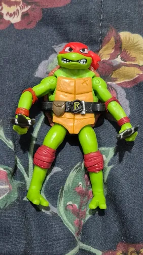 Boneco Raphael da linha Tartarugas Ninja: Caos Mutante (Original)